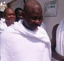 Governor Ibikunle Amosun (middle), Olu of Itori, Oba Fatai Akamo and others in Mecca.