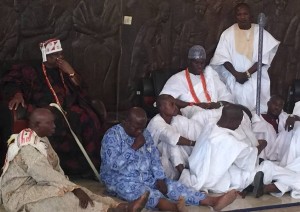 *Awujale (left) and Ooni with their aides.