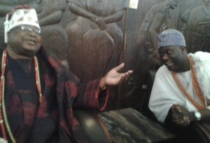 *Awujale (left) shares joyful moment with Ooni in Ijebu-Ode.