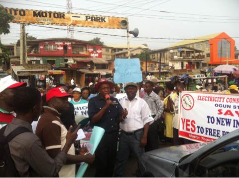 Ambali addressing the protesting workers.