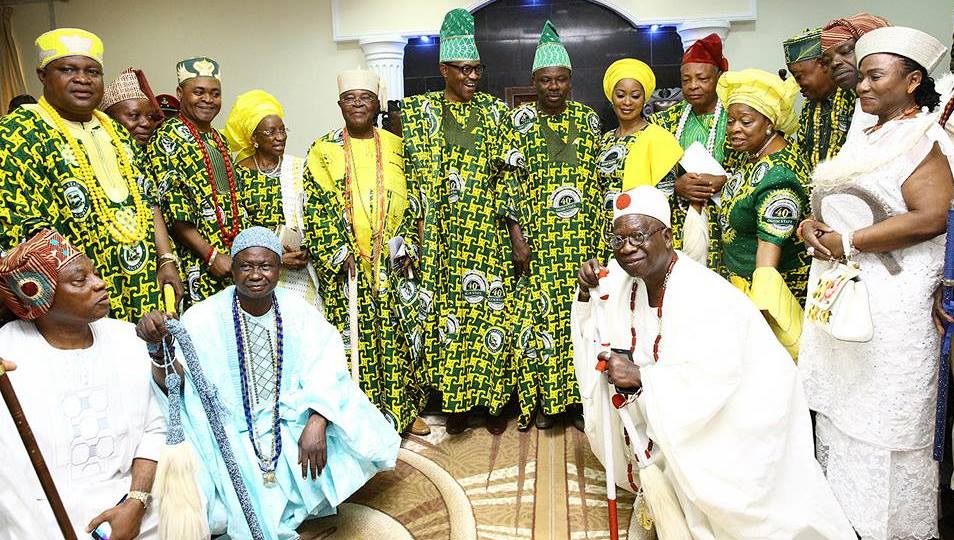 Buhari, Amosun, Obasanjo and others at Alake’s palace during courtesy visit.