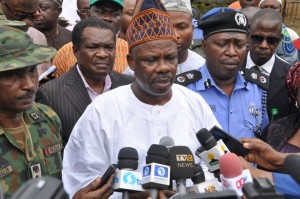 *Amosun, in company of others, speaking during the visit.