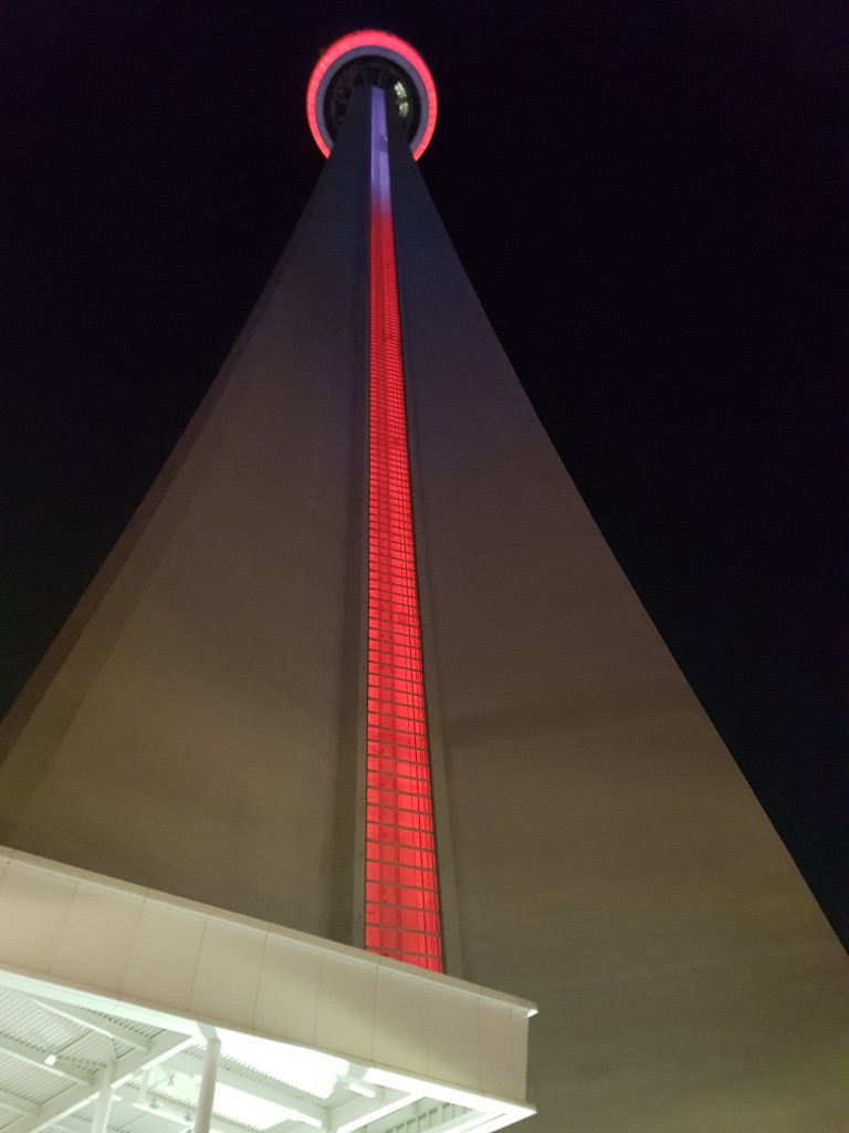 144-feet-cn-tower-in-toronto