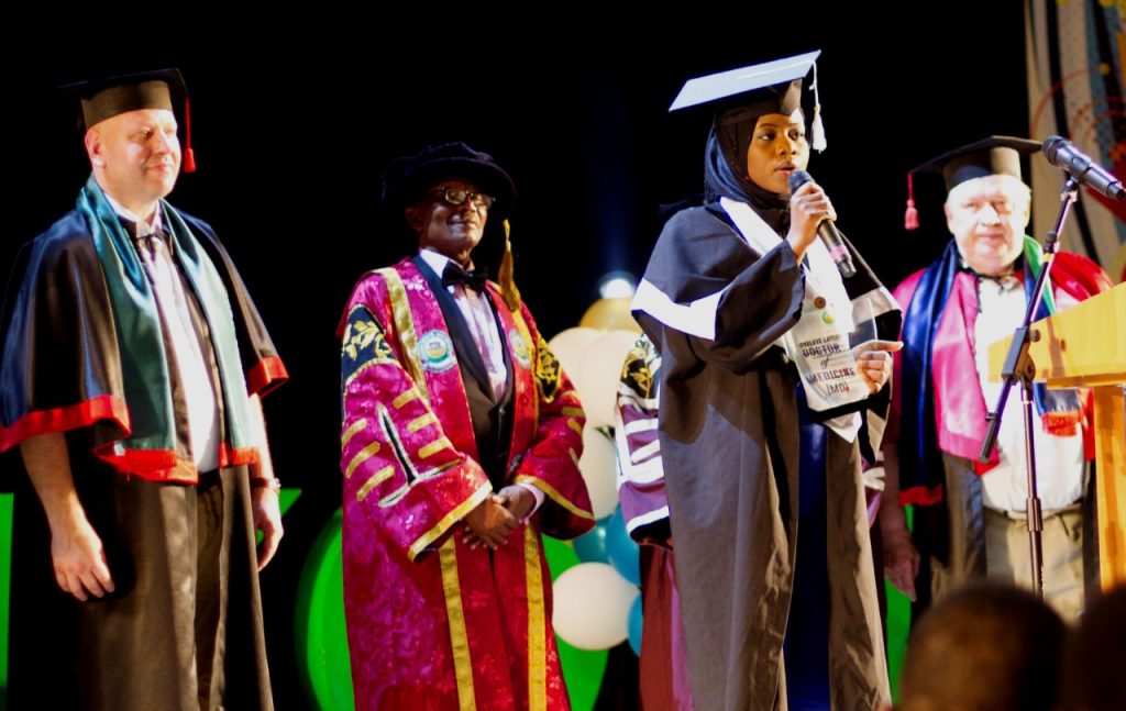 Oyeleye delivering her valedictory speech at the convocation.